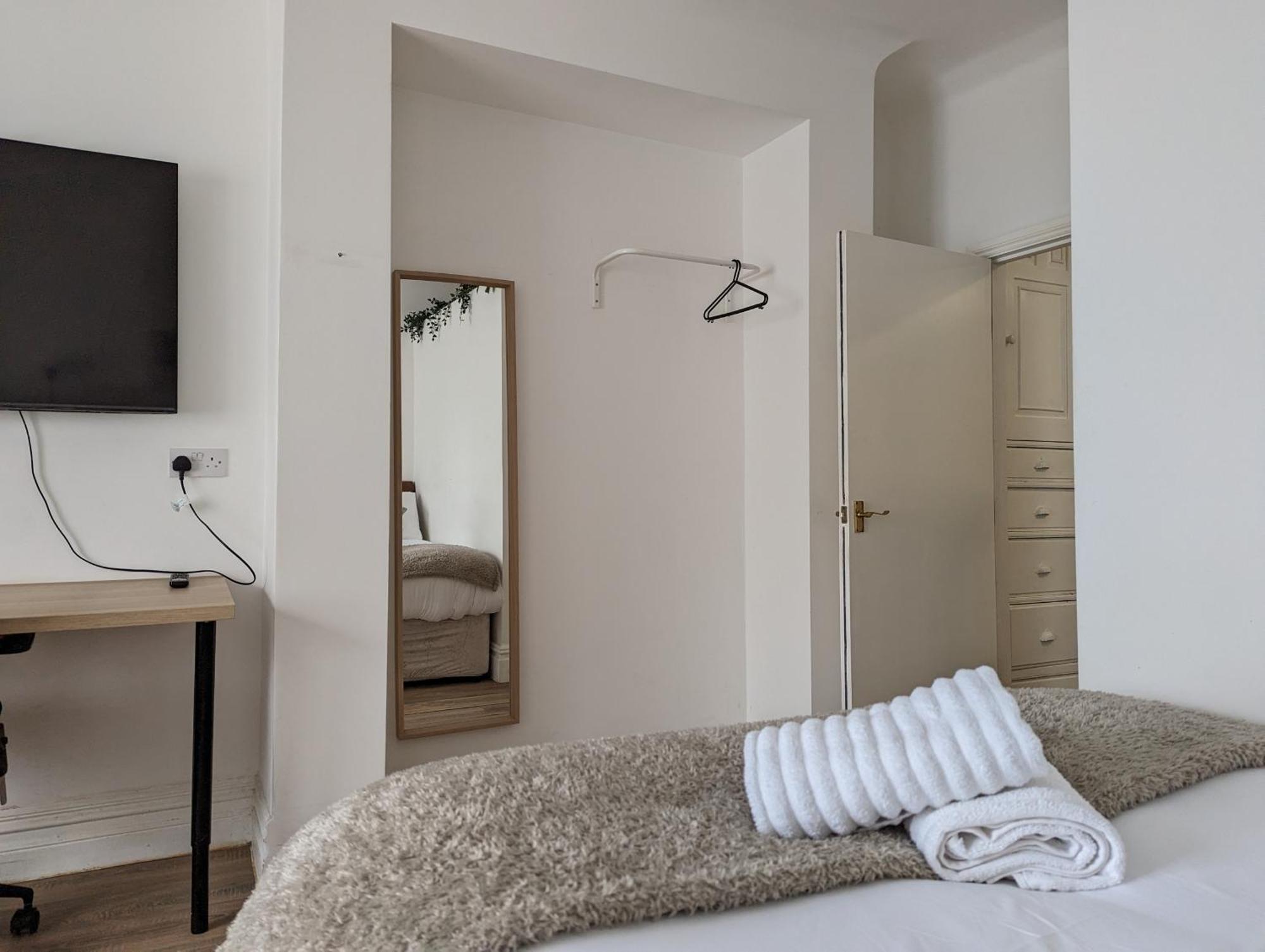 Serene 1 Bedroom Flat In Roath Cardiff Buitenkant foto